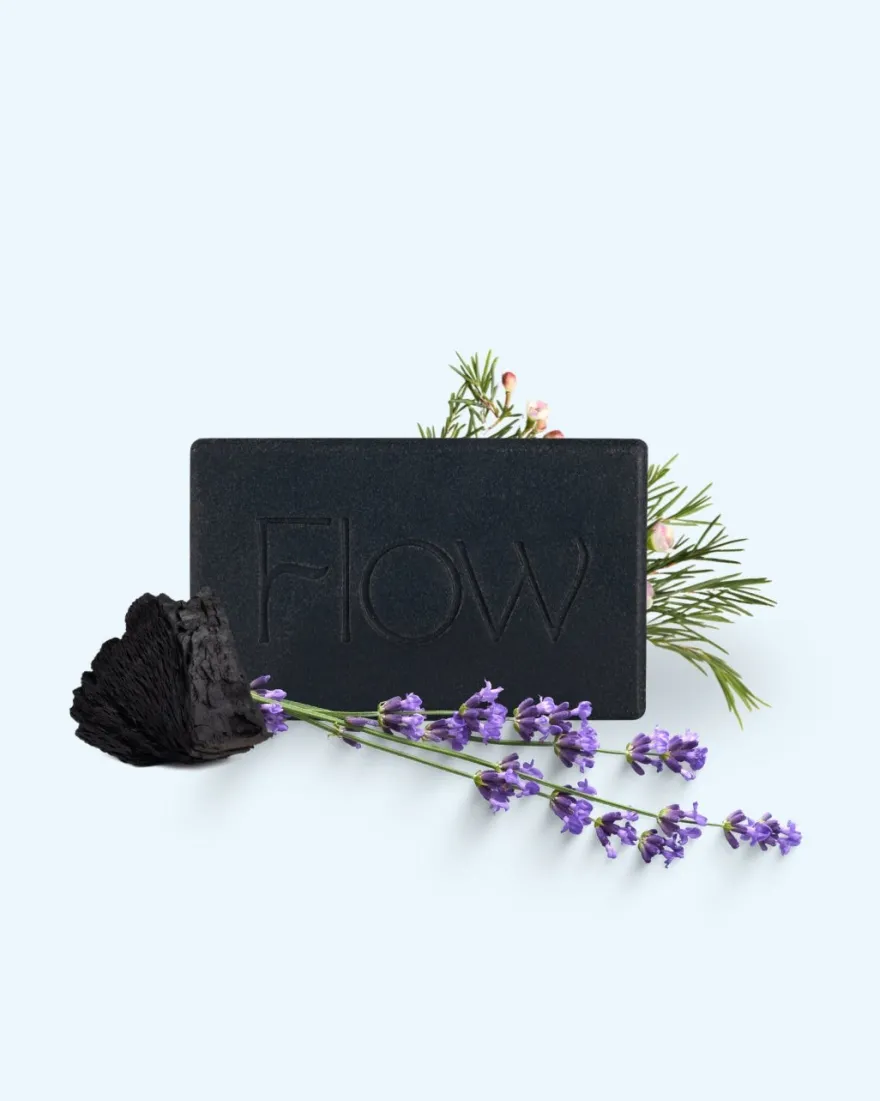 FLOW Cosmetics Activated Charcoal Aktiivihiili-Teepuusaippua